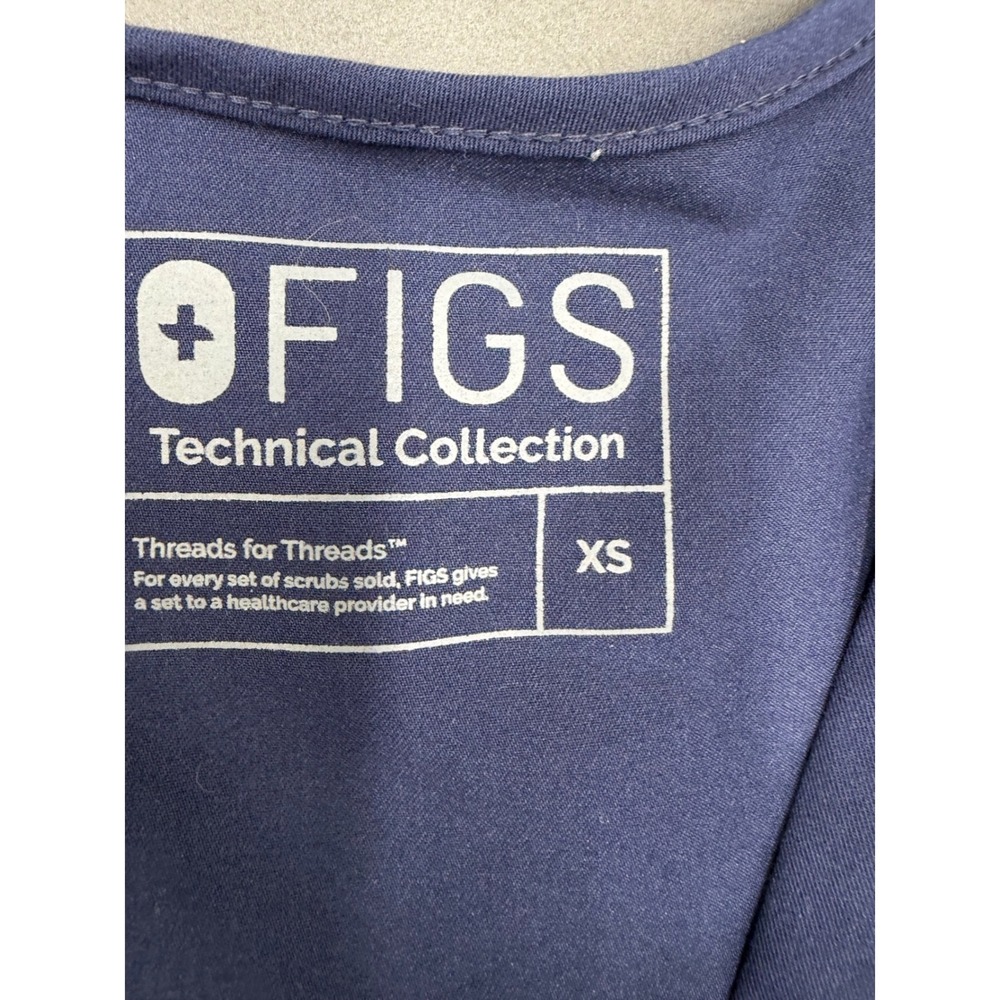 2 Sets FIGS Technical Collection Navy Blue Scrub Set V-Neck Top & Cargo Pants XS - Picture 5 of 5
